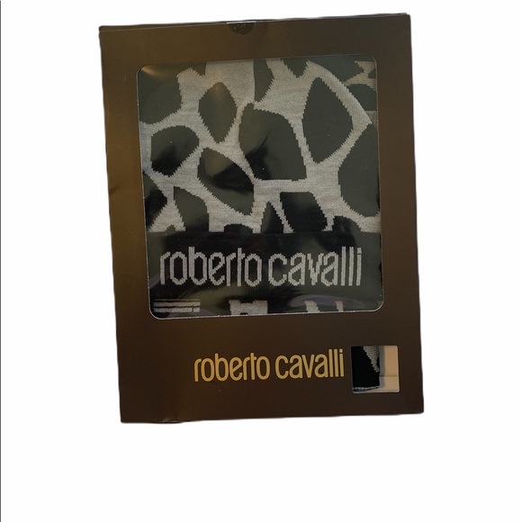Roberto Cavalli New Hat and Scarf Set - Picture 4 of 4